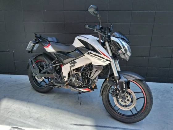 BAJAJ DOMINAR 160 BAJAJ DOMINAR 160